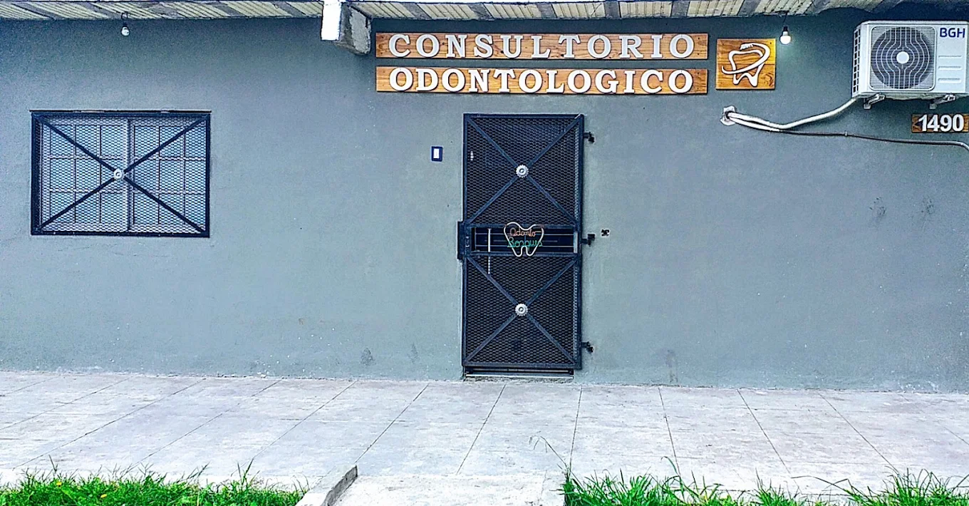 Frente del consultorio odontológico en Bosques, Florencio Varela